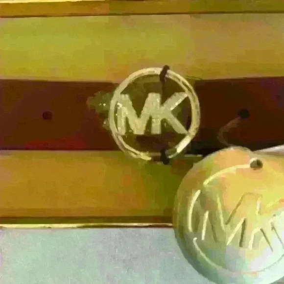 NWT. Michael Kors Logo Belt In Box. Color: Brown. Size S/M. - Picture 2 of 4